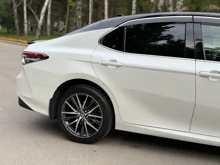 Toyota Camry 2021 года за 13 900 000 тг. в Алматы – фото 12