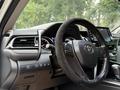 Toyota Camry 2021 года за 13 900 000 тг. в Алматы – фото 25