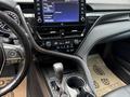 Toyota Camry 2021 года за 13 900 000 тг. в Алматы – фото 27