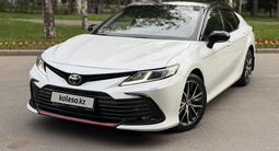 Toyota Camry 2021 года за 13 900 000 тг. в Алматы