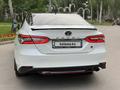 Toyota Camry 2021 года за 13 900 000 тг. в Алматы – фото 9