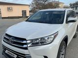 Toyota Highlander 2015 года за 10 300 000 тг. в Жанаозен – фото 2