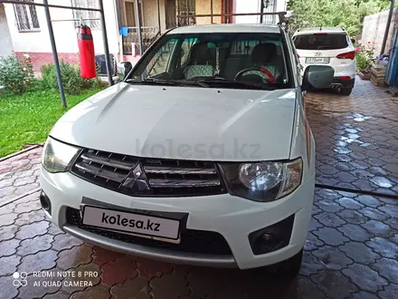 Mitsubishi L200 2011 года за 8 500 000 тг. в Алматы – фото 2