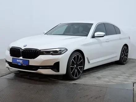 BMW 520 2021 года за 22 590 000 тг. в Астана