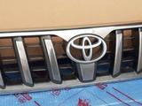 Решетка радиатора на Toyota Land Cruiser Prado за 20 000 тг. в Алматы