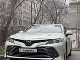 Toyota Camry 2020 года за 14 900 000 тг. в Алматы – фото 2