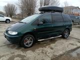 Volkswagen Sharan 1996 года за 3 500 000 тг. в Аксай – фото 2