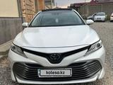 Toyota Camry 2019 года за 17 000 000 тг. в Шымкент – фото 2
