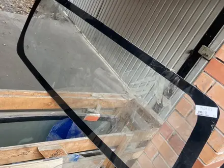 СТЕКЛО КРЫШКИ БАГАЖНИКА FAW V80 6420 V70 6390 6350 6371 1010 за 35 000 тг. в Алматы
