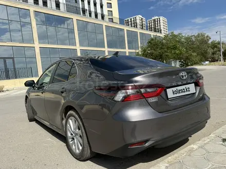 Toyota Camry 2021 года за 12 000 000 тг. в Актау – фото 4