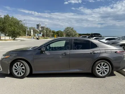 Toyota Camry 2021 года за 12 000 000 тг. в Актау – фото 3