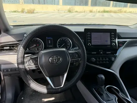 Toyota Camry 2021 года за 12 000 000 тг. в Актау – фото 9