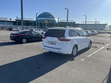 Toyota Sienna 2016 года за 15 450 000 тг. в Астана – фото 6