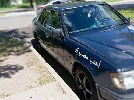 Mercedes-Benz E 230 1992 года за 1 500 000 тг. в Астана – фото 2