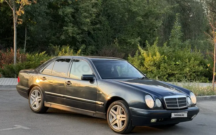 Mercedes-Benz E 230 1996 года за 1 800 000 тг. в Алматы