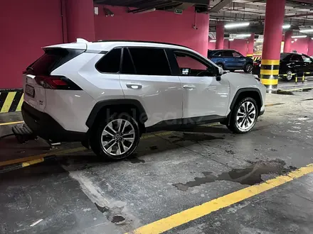 Toyota RAV4 2019 года за 15 300 000 тг. в Астана – фото 3