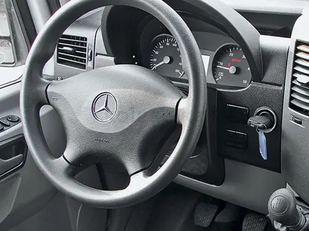 Mercedes-Benz Sprinter 2011 года за 9 200 000 тг. в Костанай – фото 12