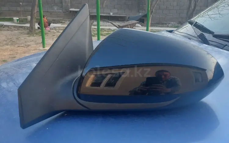 Зеркало левый Hyundai Elantra за 55 000 тг. в Шымкент