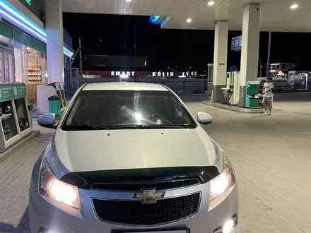 Chevrolet Cruze 2011 года за 3 650 000 тг. в Алматы – фото 2