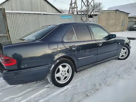 Mercedes-Benz E 200 1996 года за 2 000 000 тг. в Жезказган – фото 13