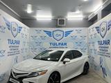 Toyota Camry 2018 года за 9 800 000 тг. в Тараз – фото 2