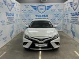 Toyota Camry 2018 года за 9 800 000 тг. в Тараз