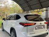 Toyota Highlander 2021 года за 30 000 000 тг. в Алматы – фото 5