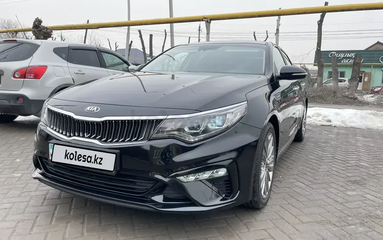 Kia K5 2018 года за 10 700 000 тг. в Алматы