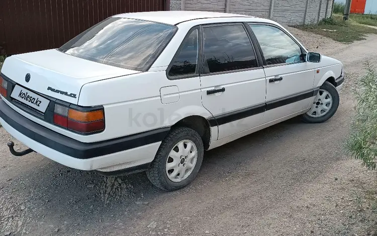 Volkswagen Passat 1993 годаүшін1 300 000 тг. в Караганда