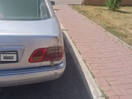 Mercedes-Benz E 280 1997 года за 2 100 000 тг. в Астана – фото 5