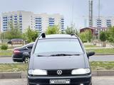 Volkswagen Sharan 1996 годаүшін2 350 000 тг. в Уральск