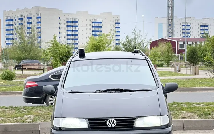 Volkswagen Sharan 1996 годаүшін2 320 000 тг. в Уральск