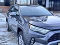 Toyota RAV4 2022 года за 16 490 000 тг. в Актобе – фото 3