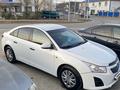 Chevrolet Cruze 2013 года за 3 600 000 тг. в Атырау – фото 2