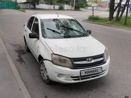 ВАЗ (Lada) Granta 2190 2013 года за 800 000 тг. в Алматы