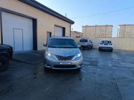 Toyota Sienna 2011 года за 7 500 000 тг. в Атырау – фото 3