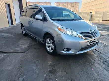 Toyota Sienna 2011 года за 7 500 000 тг. в Атырау – фото 4