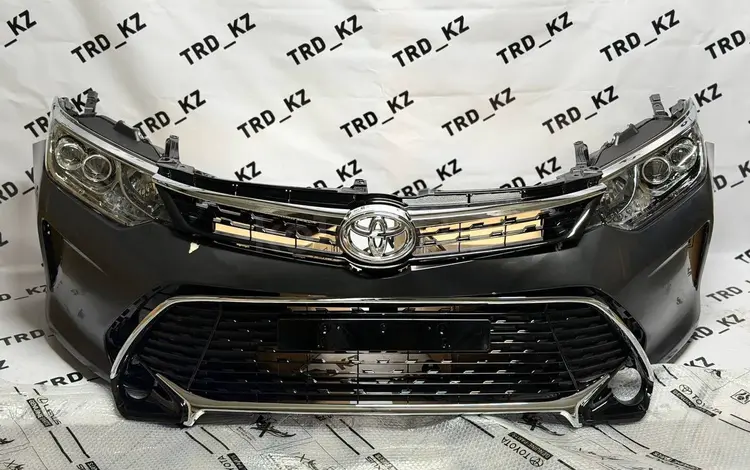 Передний бампер Camry 55 за 39 000 тг. в Алматы