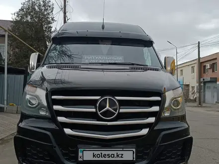 Mercedes-Benz Sprinter 2017 года за 15 500 000 тг. в Алматы – фото 4