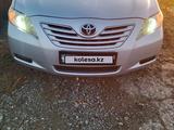 Toyota Camry 2009 года за 6 600 000 тг. в Актобе – фото 2