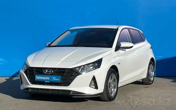 Hyundai i20 2023 годаfor7 590 000 тг. в Алматы