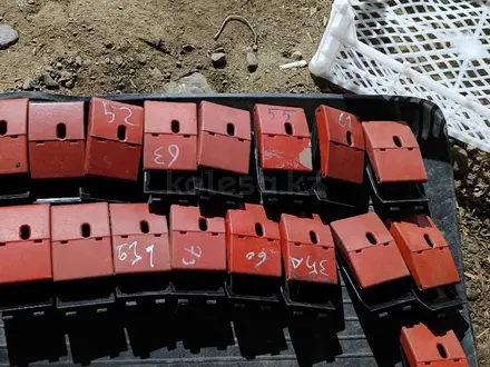 Ручка открывания капота на Мерседес 124 за 5 000 тг. в Алматы
