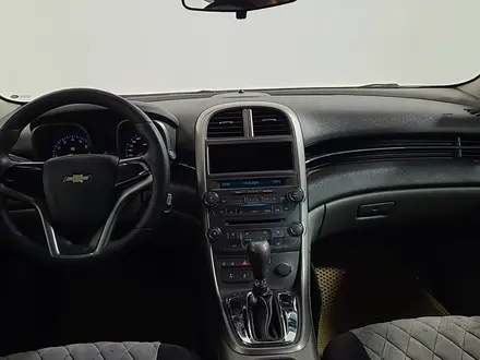 Chevrolet Malibu 2014 года за 6 250 000 тг. в Алматы – фото 14