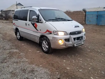 Hyundai Starex 2001 года за 2 500 000 тг. в Туркестан – фото 2