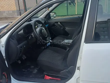 ВАЗ (Lada) Granta 2190 2017 года за 2 600 000 тг. в Актобе – фото 15