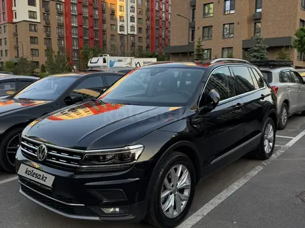 Volkswagen Tiguan 2019 года за 12 500 000 тг. в Алматы – фото 2