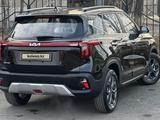 Kia Seltos Luxe 2WD 2025 года за 11 600 000 тг. в Семей – фото 4