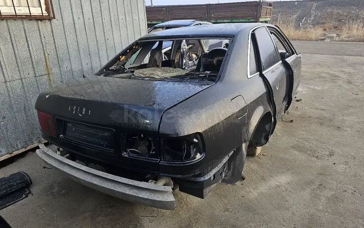 Audi A8 1998 годаүшін1 000 000 тг. в Атырау