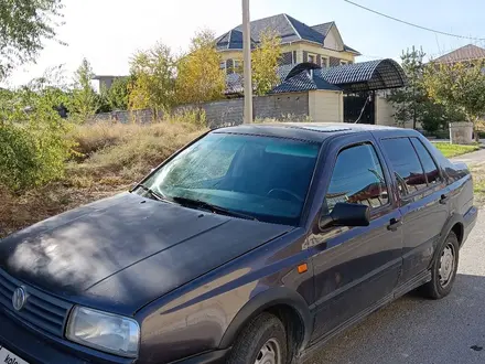 Volkswagen Vento 1993 года за 850 000 тг. в Шымкент – фото 3