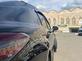 Toyota Camry 2022 года за 13 100 000 тг. в Уральск – фото 4